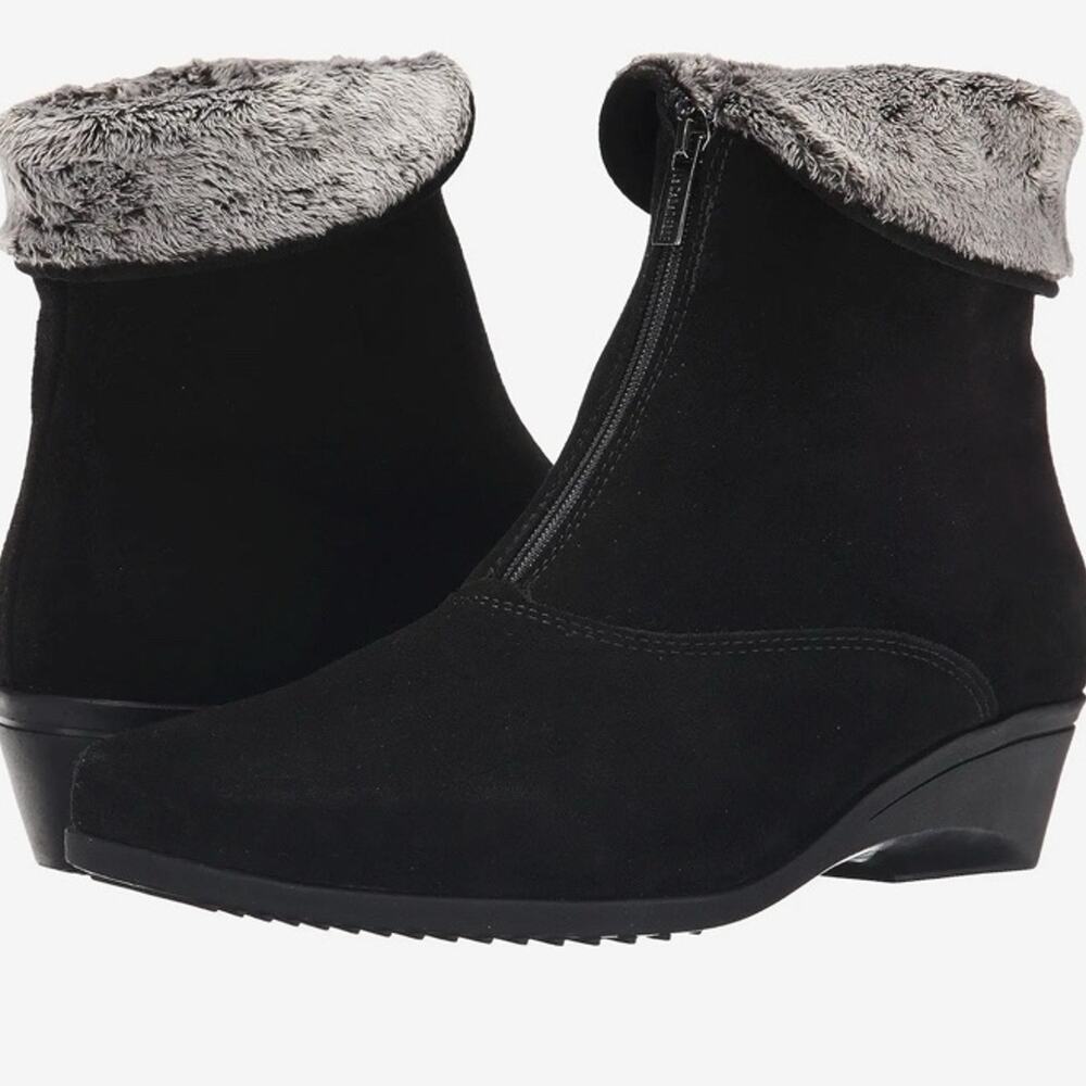 La Canadienne Evitta Booties $485